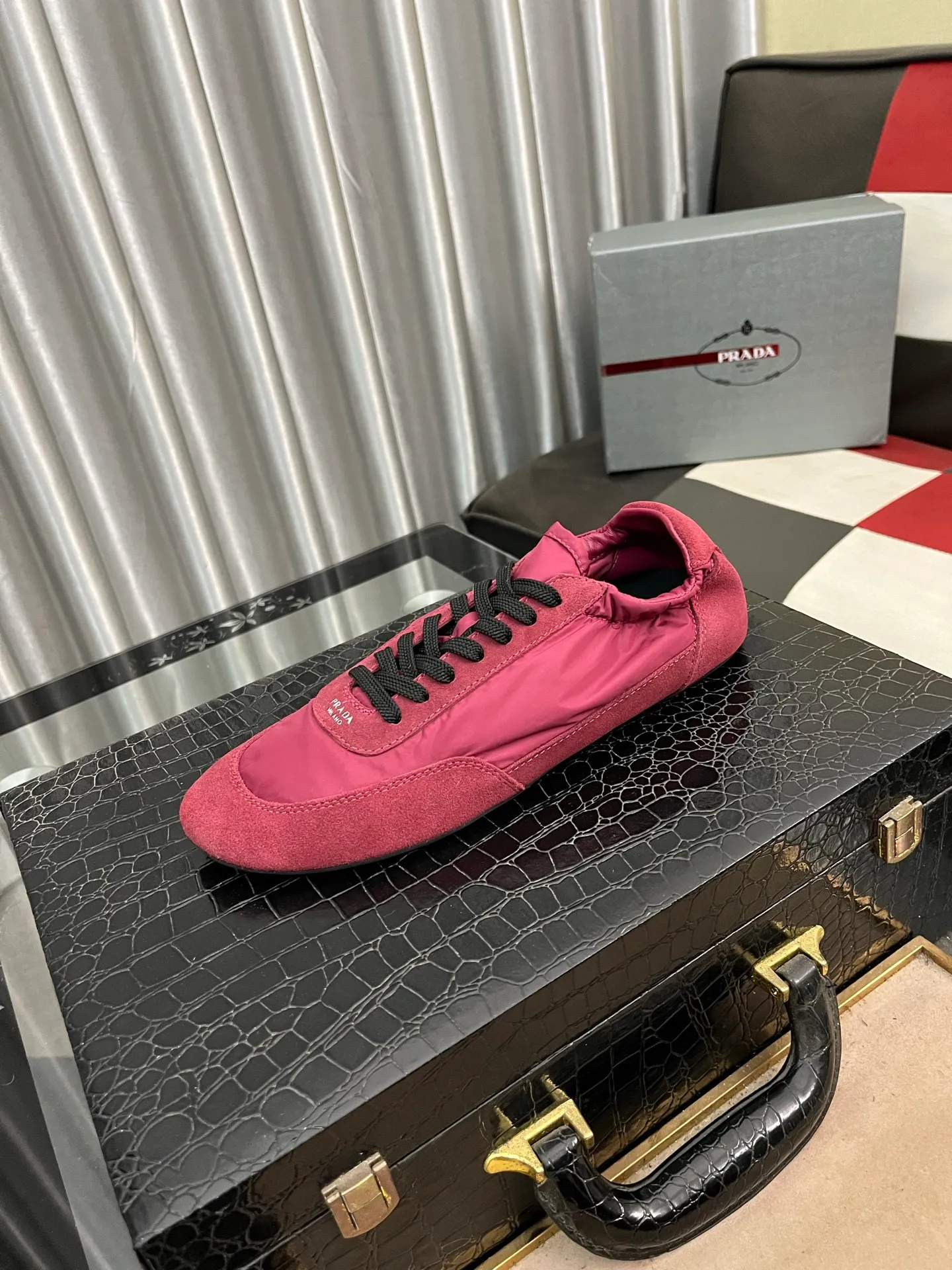 Men's shoes 💰500⌚️⌚️【PRADA】Prada - high-end quality original order 🔍🔍🔍 casual sports shoes - Upper: 🔝Nappa calfskin, brand high mercerized canvas, shoe body brand metal fasteners, tongue silk screen brand logo - Lining: water-dyed cowhide - Outsole: ultra-light TPU foam; molded outsole -Ultra-high quality control and fine workmanship: outstanding (high-end, extravagance, class) -Size: 38-446️⃣colors available